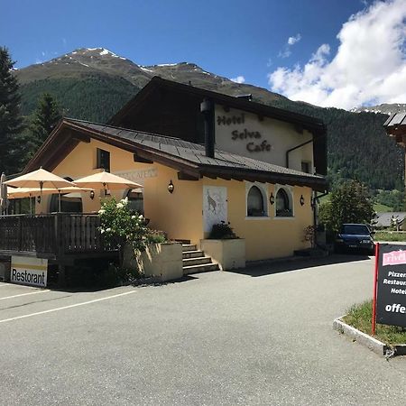 Hotel Pizzeria Selva Zernez Kültér fotó