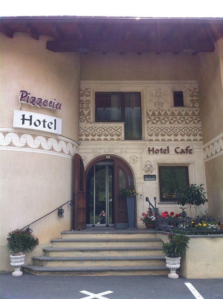 Hotel Pizzeria Selva Zernez Kültér fotó