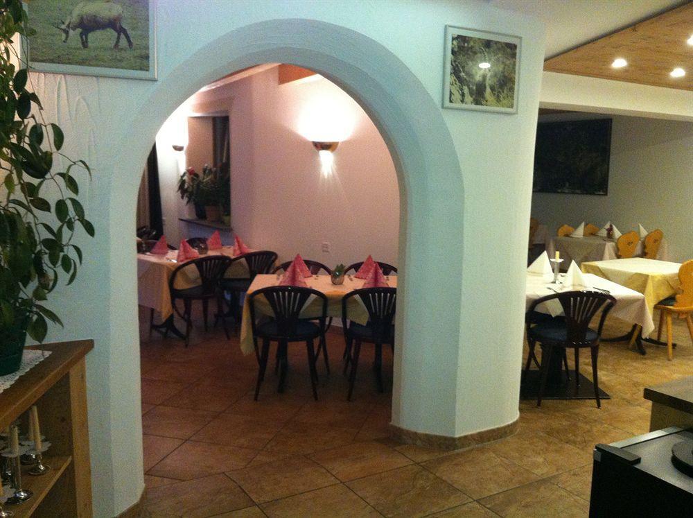 Hotel Pizzeria Selva Zernez Kültér fotó