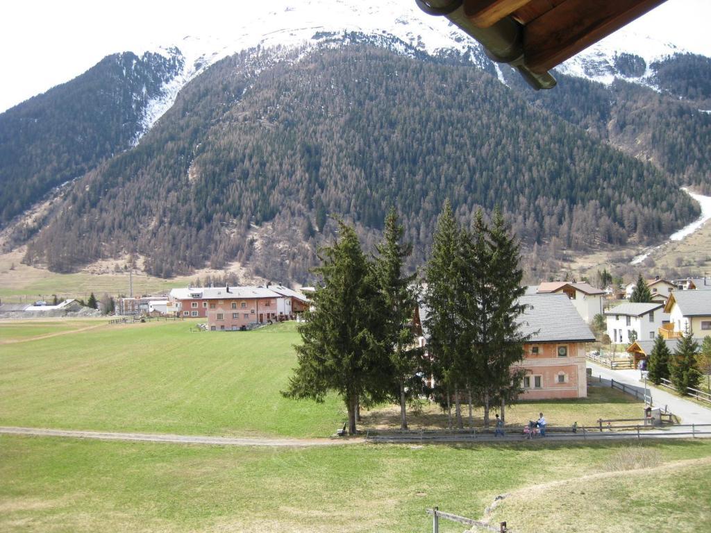 Hotel Pizzeria Selva Zernez Kültér fotó