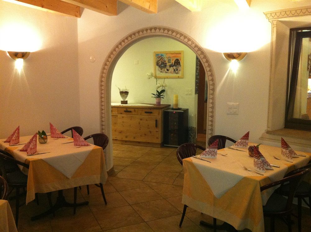 Hotel Pizzeria Selva Zernez Kültér fotó