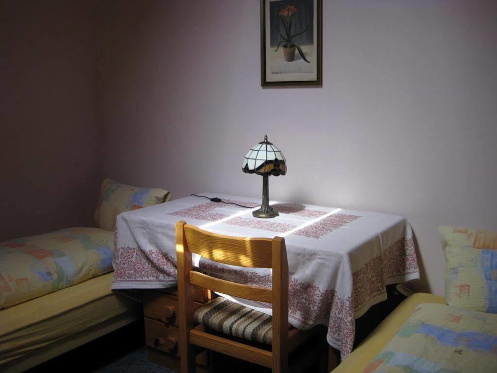 Hotel Pizzeria Selva Zernez Kültér fotó