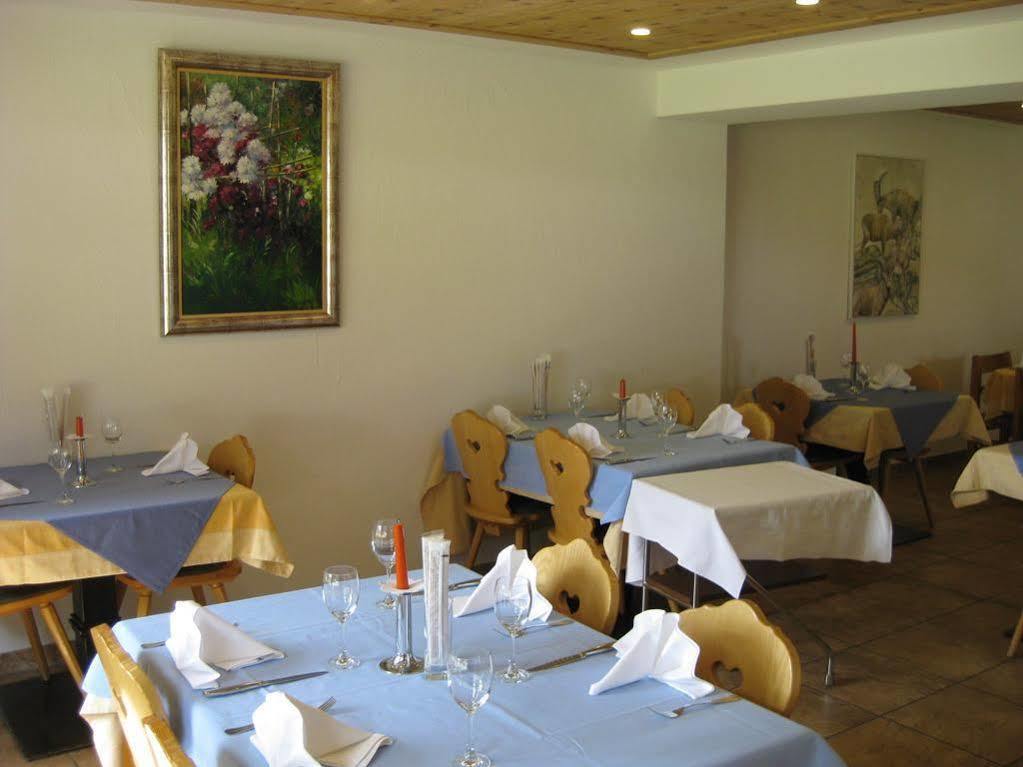 Hotel Pizzeria Selva Zernez Kültér fotó